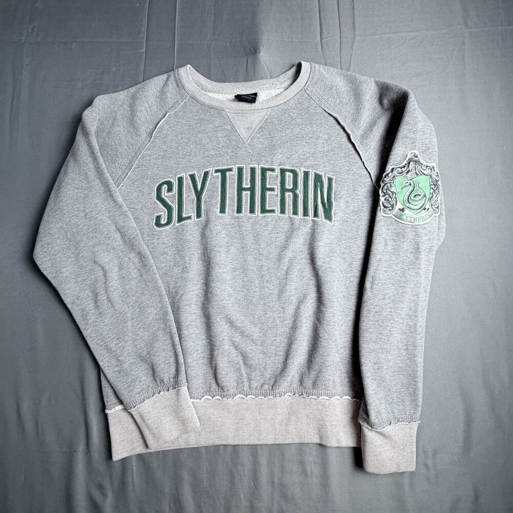 Slytherin Womens M Crew Sweatshirt Gray Green Embroidered Harry Potter Wizarding